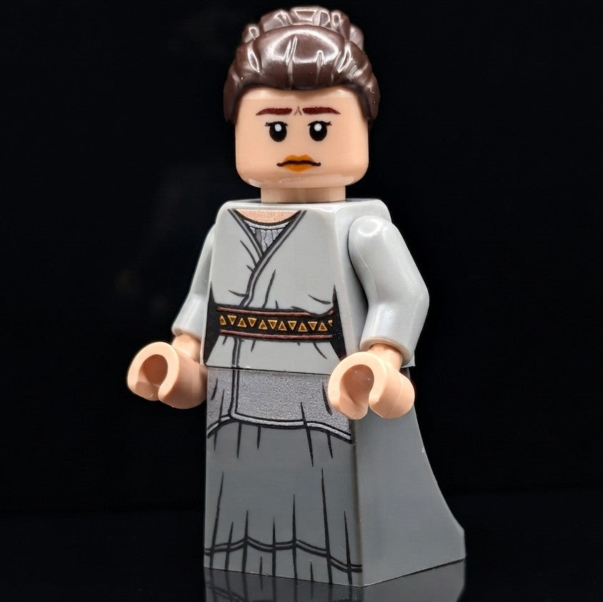 SW Customs Collectible Figure – The Legacy Mother