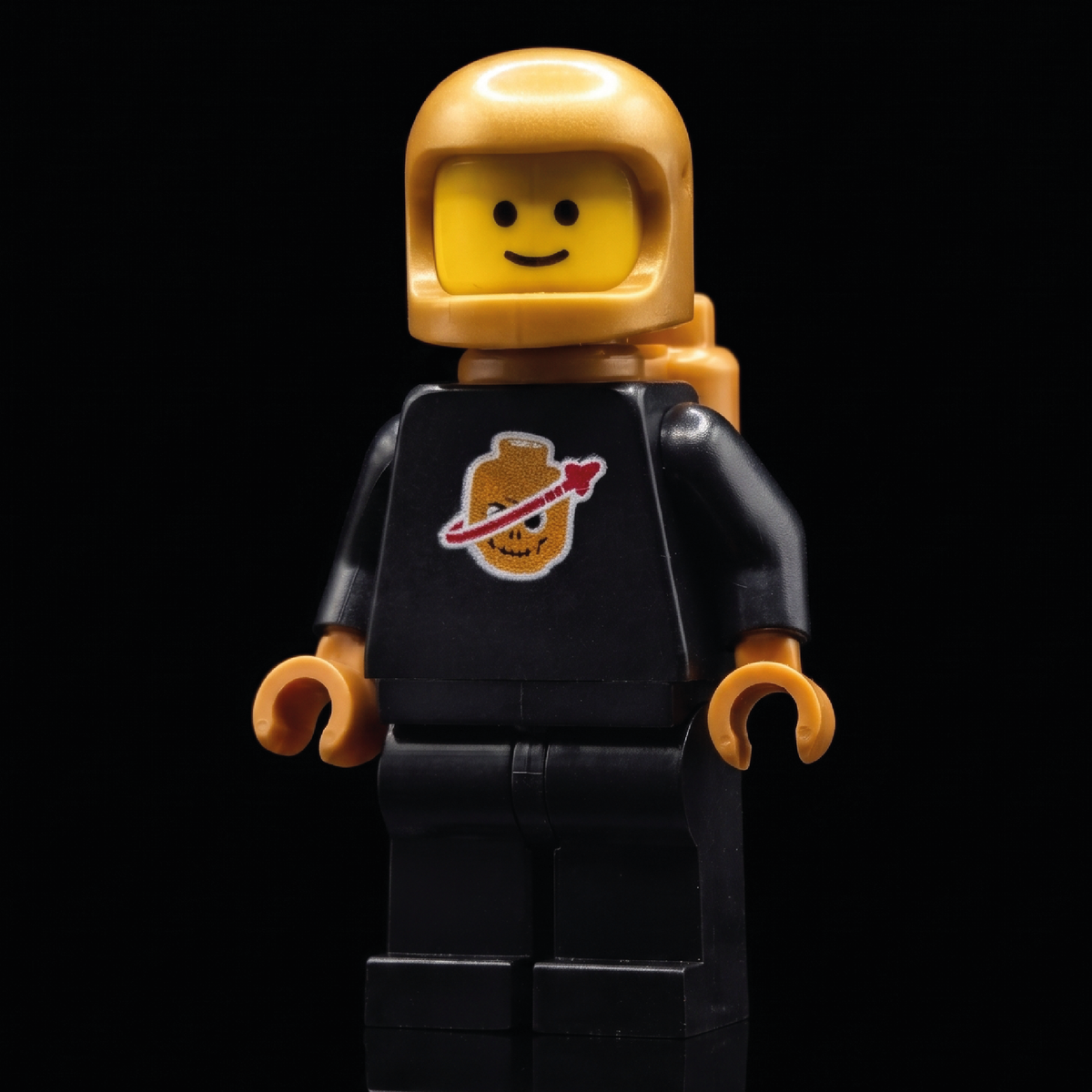 Space Collectible Figure - Classic Skull Black - Gold Edition 