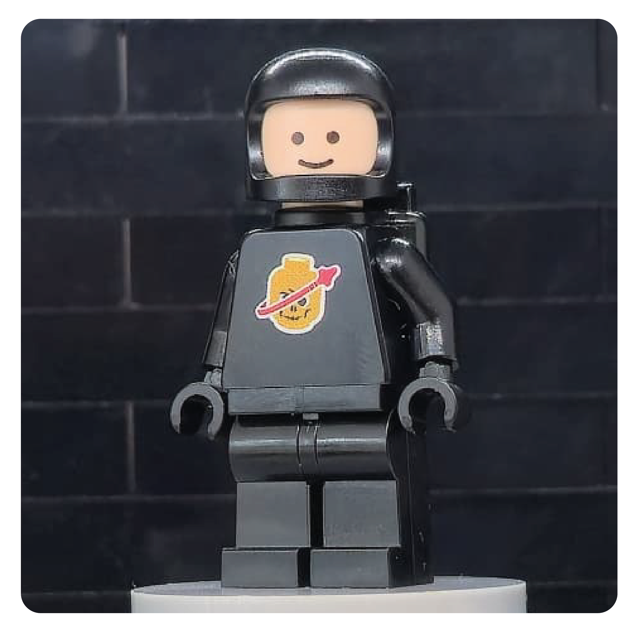 Space Collectible Figure - Classic Skull Black
