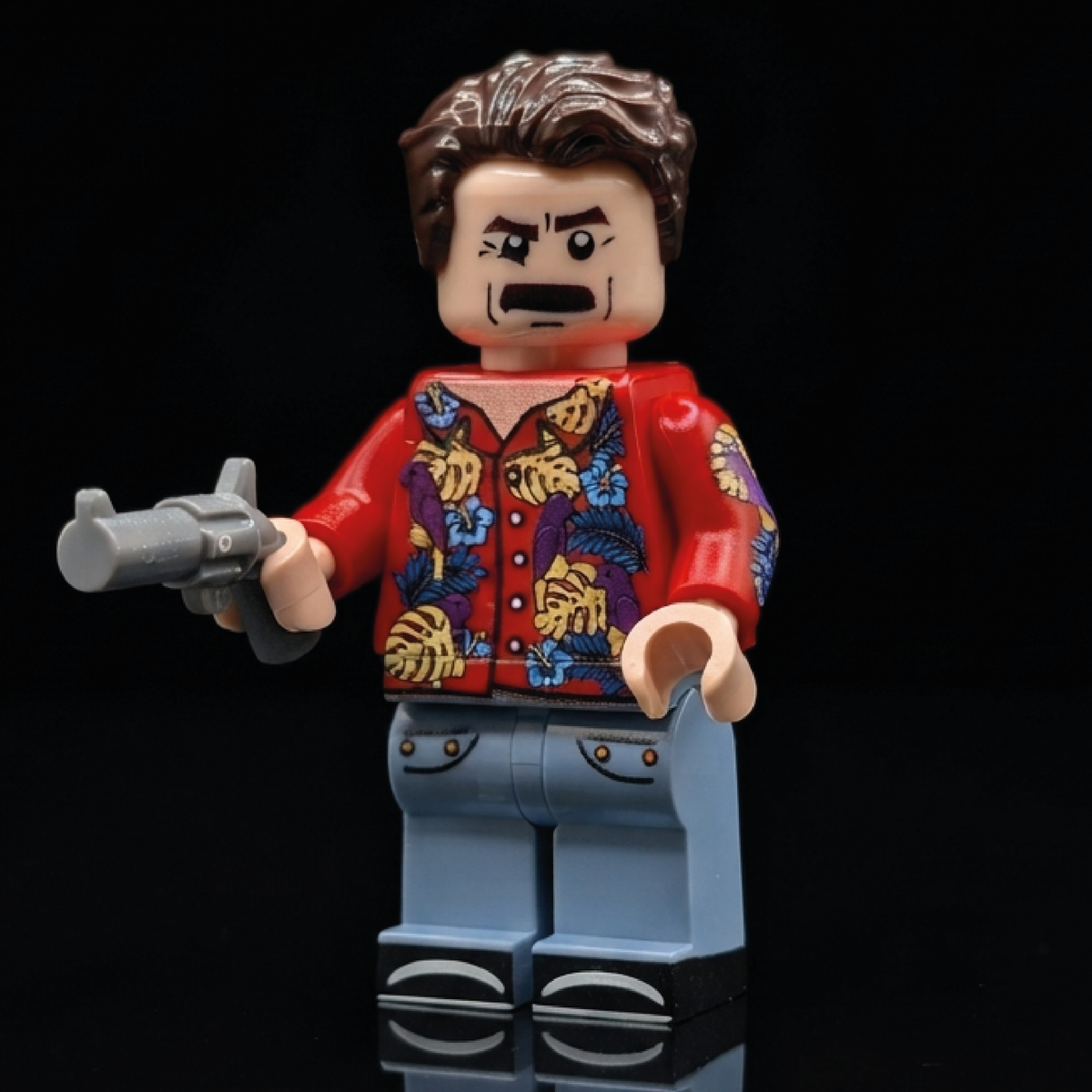 HoB Collectible Figure - Hawaiian Detective
