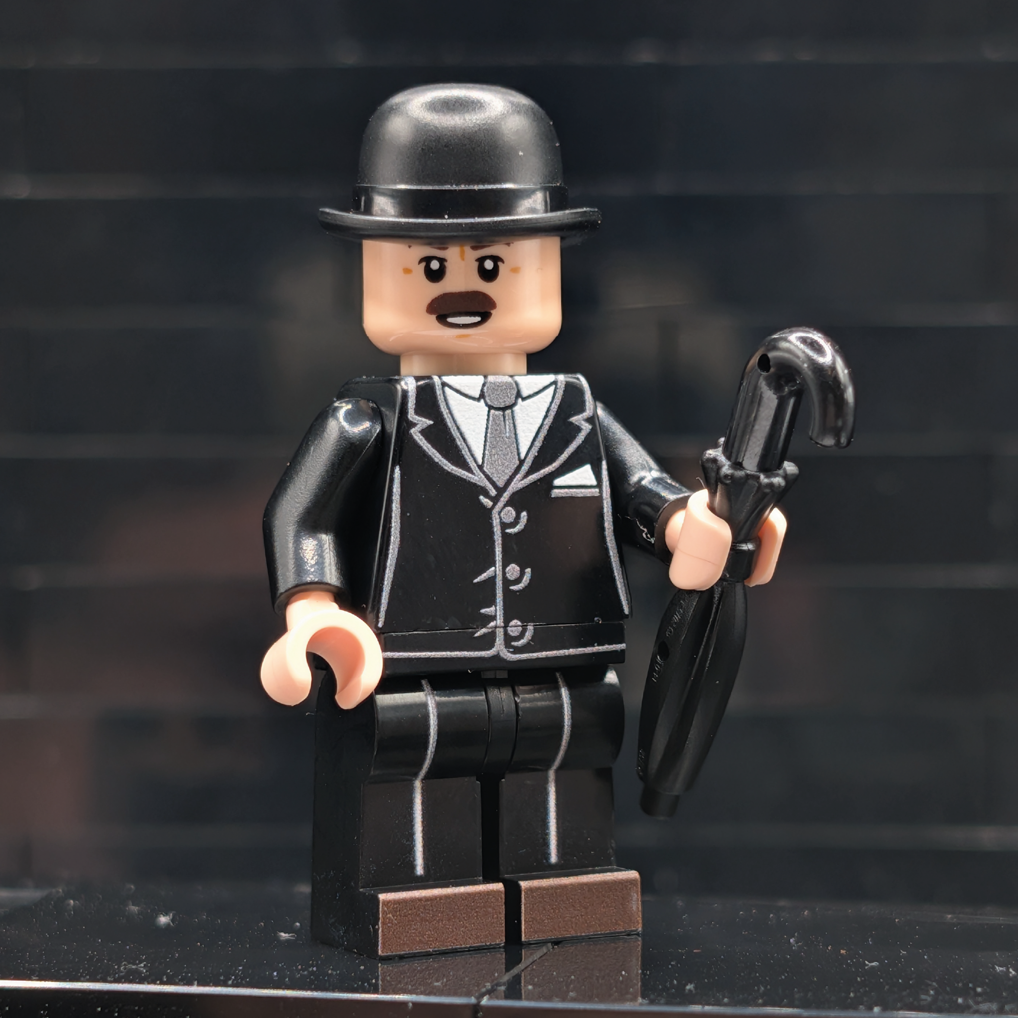 Movie Collectible Figure - The London Detective