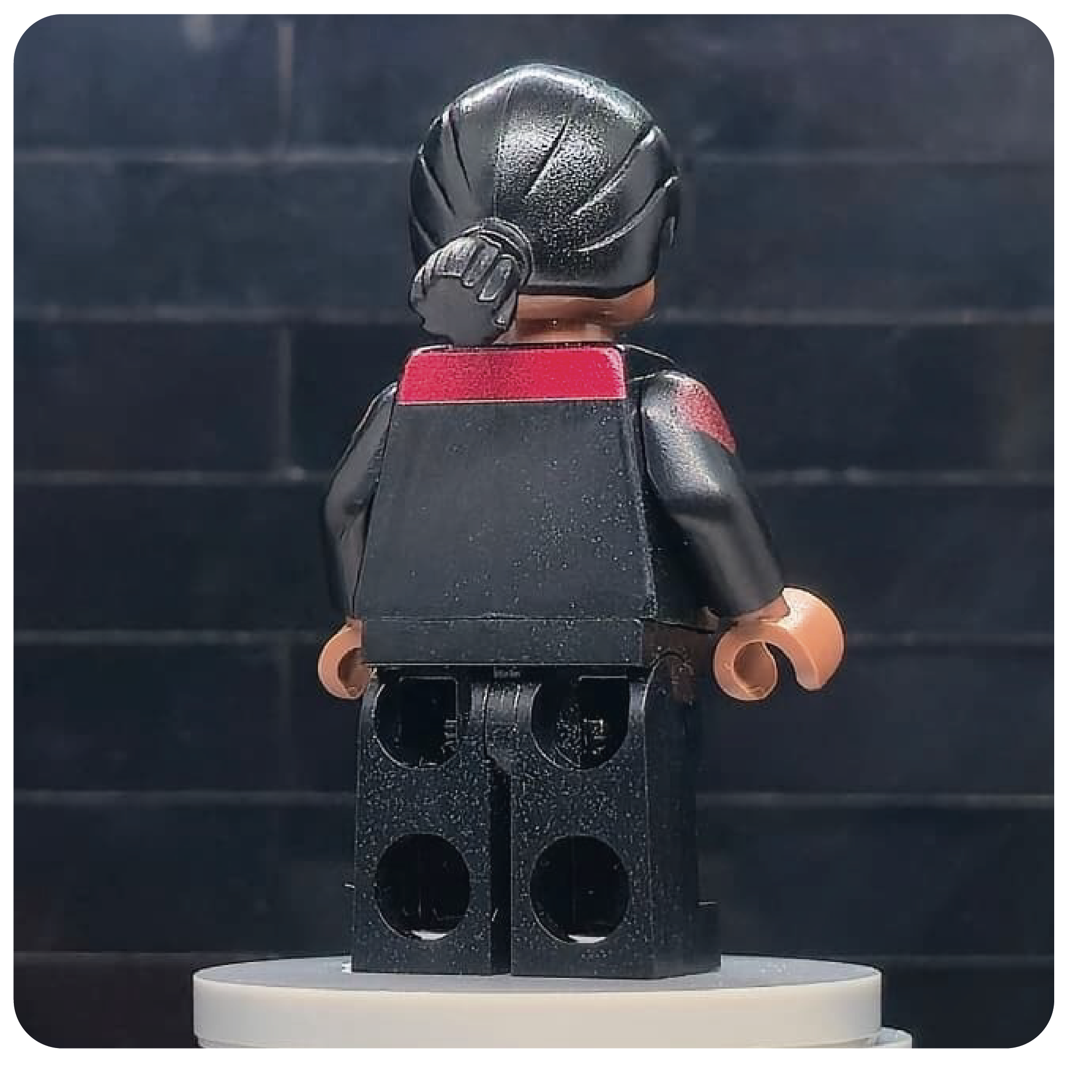 Cosmic Fleet Collectible Figure - Outpost 9 Tactical Officer - PREORDER JAN 26