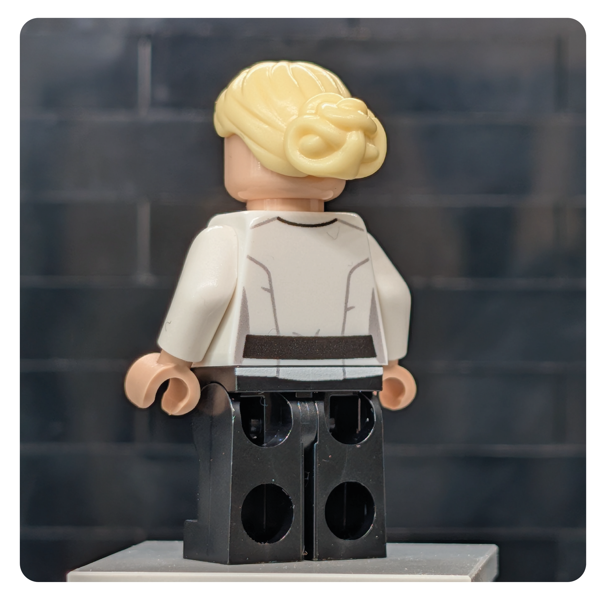 SW Customs Collectible Figure – The ISB Supervisor